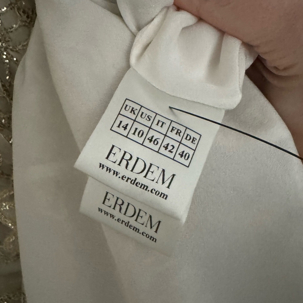 Elegant Cream Lace Evening Gown - Picture 7 of 7